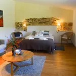 Mas De La Rivoire Bed & Breakfast Villevieille