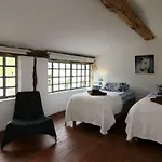 Mas De La Rivoire Bed & Breakfast 4*