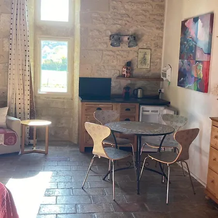 Mas De La Rivoire Bed & Breakfast 4*