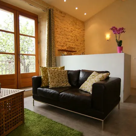 Mas De La Rivoire B&B