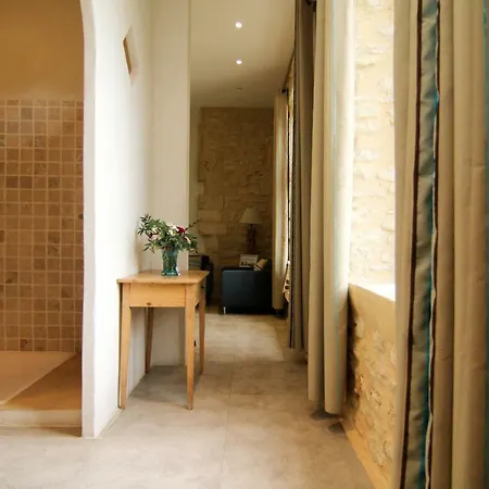 Mas De La Rivoire Bed & Breakfast 4*